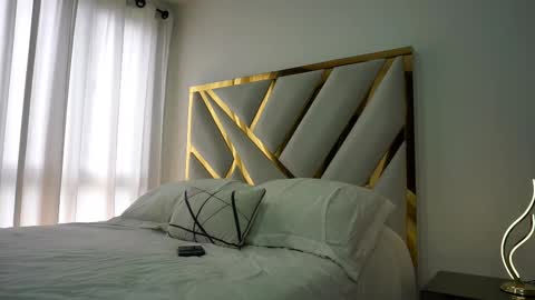 Devin Hunter online show from February 13, 2025, 6:38 pm