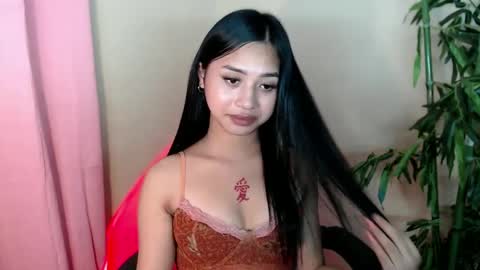 Snapshot of devine_goddessx chatting on January 30, 2025, 1:11 am Devine Greyson online show from January 30, 2025, 1:11 am