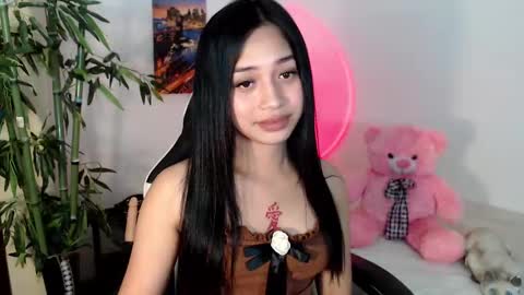 Snapshot of devine_goddessx chatting on February 6, 2025, 6:13 pm Devine Greyson online show from February 6, 2025, 6:13 pm