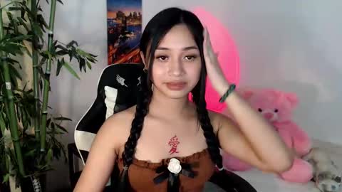 Snapshot of devine_goddessx chatting on February 6, 2025, 9:17 pm Devine Greyson online show from February 6, 2025, 9:17 pm