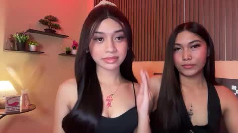 Snapshot of devine_goddessx chatting on September 29, 2025, 12:21 pm Devine Greyson online show from September 29, 2025, 12:21 pm