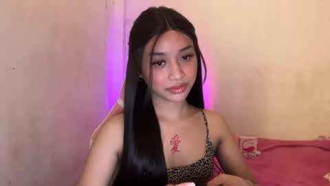 Snapshot of devine_goddessx chatting on November 8, 2025, 1:17 am Devine Greyson online show from November 8, 2025, 1:17 am