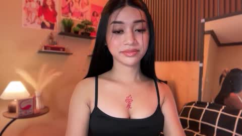 Snapshot of devine_goddessx chatting on November 18, 2025, 7:51 pm Devine Greyson online show from November 18, 2025, 7:51 pm