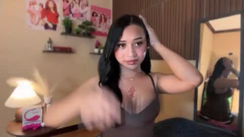 Snapshot of devine_goddessx chatting on May 10, 2026, 3:01 am Devine Greyson online show from May 10, 2026, 3:01 am