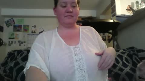 Snapshot of devine_vixen chatting on February 25, 2025, 4:42 pm devine_vixen online show from February 25, 2025, 4:42 pm