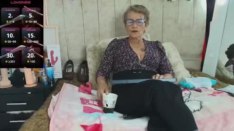 Snapshot of devora_mature65 chatting on November 19, 2025, 2:33 am Devora online show from November 19, 2025, 2:33 am