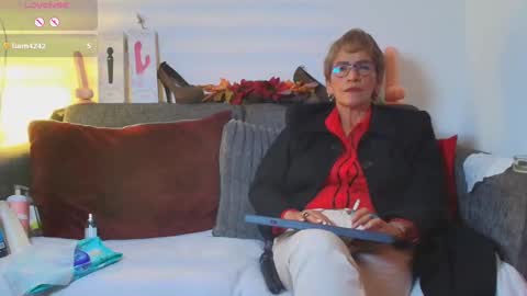 Snapshot of devora_mature65 chatting on November 22, 2025, 2:43 am Devora online show from November 22, 2025, 2:43 am