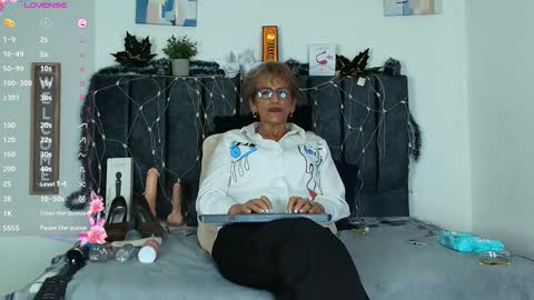 Snapshot of devora_mature65 chatting on December 5, 2025, 7:21 pm Devora online show from December 5, 2025, 7:21 pm