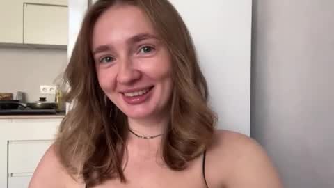 Snapshot of devoramarkuson chatting on November 21, 2025, 9:19 am Mira online show from November 21, 2025, 9:19 am