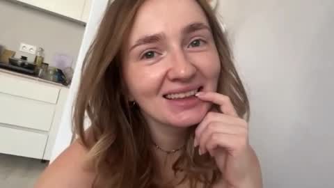 Snapshot of devoramarkuson chatting on November 22, 2025, 10:03 am Mira online show from November 22, 2025, 10:03 am