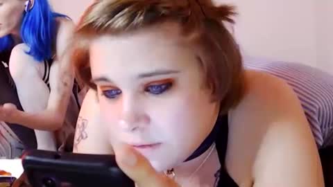 Snapshot of devykitten2018 chatting on April 6, 2026, 4:46 am devykitten online show from April 6, 2026, 4:46 am