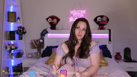 Devyn Reign online show from May 17, 2026, 4:43 am