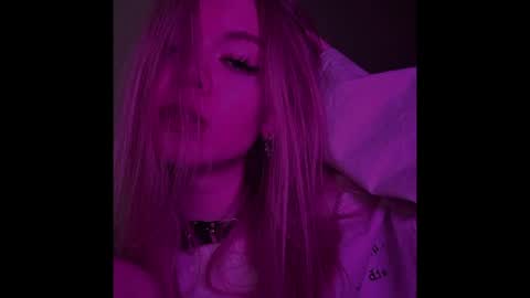 dewdropdoll online show from April 26, 2026, 9:40 am