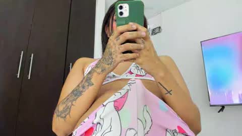 Snapshot of dewolk chatting on December 10, 2024, 6:11 am thumb up me please its important online show from December 10, 2024, 6:11 am