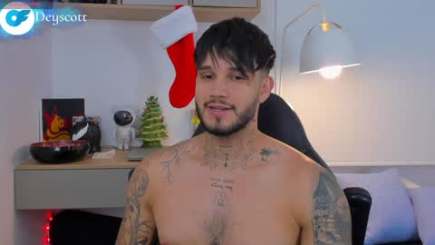 JULIAN online show from December 31, 2024, 11:17 pm