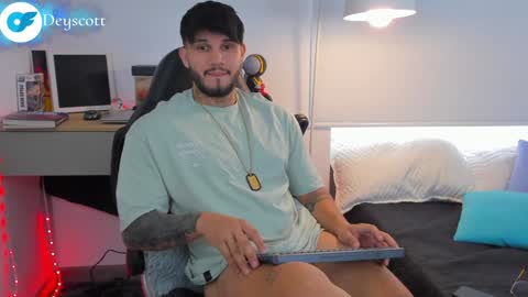 JULIAN online show from January 17, 2025, 6:02 pm