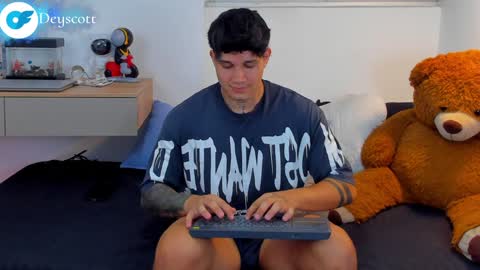 JULIAN online show from January 30, 2025, 3:22 am