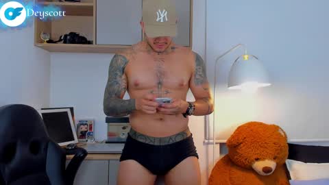 JULIAN online show from February 23, 2025, 2:18 am