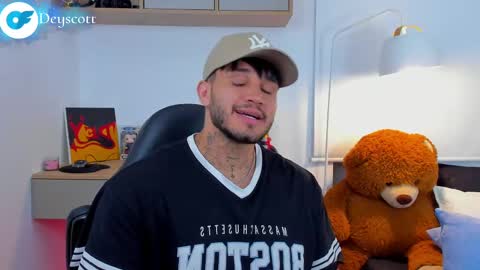 JULIAN online show from March 10, 2025, 2:17 am