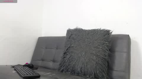 Deysha online show from April 28, 2026, 2:33 pm