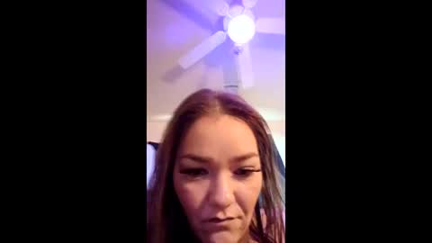 dezlyn online show from December 21, 2025, 5:09 pm