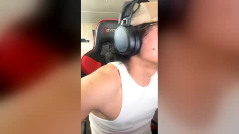 Snapshot of deztrixxx chatting on March 10, 2026, 6:35 pm deztrixxx online show from March 10, 2026, 6:35 pm