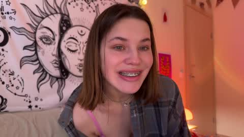 Snapshot of di_n_alex chatting on January 10, 2025, 1:20 pm Di Alex online show from January 10, 2025, 1:20 pm