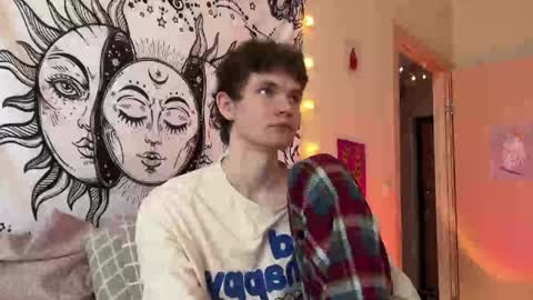 Snapshot of di_n_alex chatting on January 24, 2025, 10:32 am Di Alex online show from January 24, 2025, 10:32 am