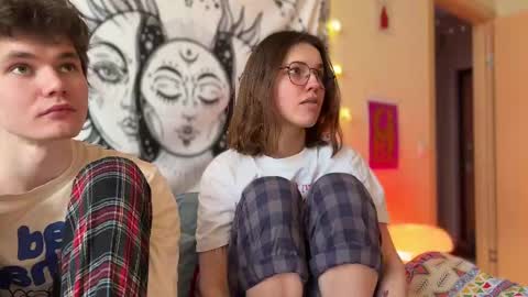 Snapshot of di_n_alex chatting on February 15, 2025, 2:00 pm Di Alex online show from February 15, 2025, 2:00 pm