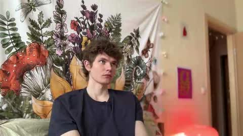 Snapshot of di_n_alex chatting on February 28, 2025, 10:30 am Di Alex online show from February 28, 2025, 10:30 am