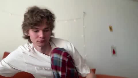 Snapshot of di_n_alex chatting on September 11, 2025, 8:47 am Di Alex online show from September 11, 2025, 8:47 am