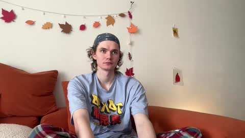 Snapshot of di_n_alex chatting on November 16, 2025, 9:26 am Di Alex online show from November 16, 2025, 9:26 am