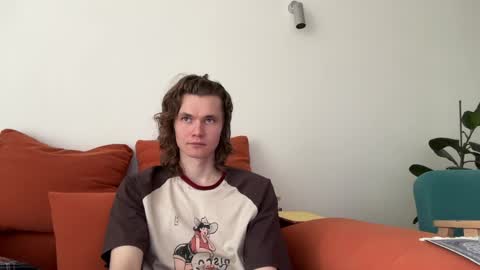 Snapshot of di_n_alex chatting on May 15, 2026, 8:32 am Di Alex online show from May 15, 2026, 8:32 am