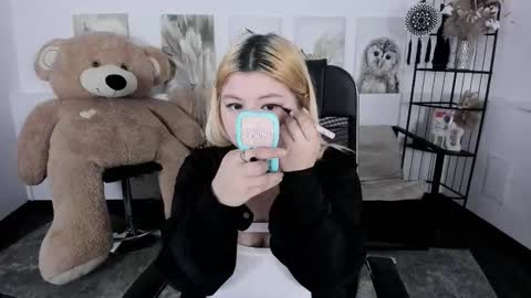 Dia online show from January 15, 2026, 2:05 am