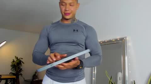 Snapshot of diagostone chatting on December 17, 2024, 3:28 am Diego online show from December 17, 2024, 3:28 am