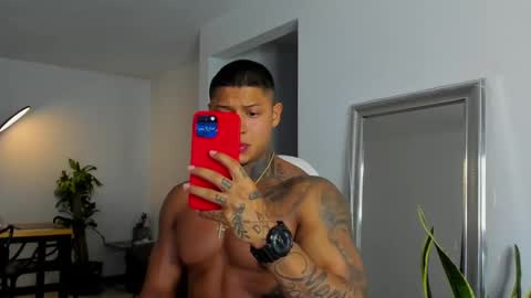 Snapshot of diagostone chatting on December 18, 2024, 12:43 am Diego online show from December 18, 2024, 12:43 am