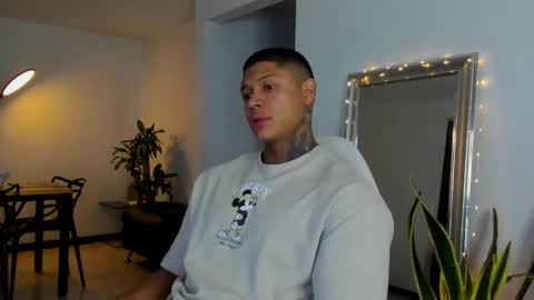 Snapshot of diagostone chatting on December 23, 2024, 2:24 am Diego online show from December 23, 2024, 2:24 am