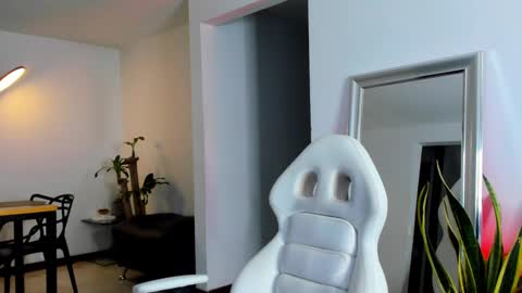 Snapshot of diagostone chatting on February 7, 2025, 11:45 pm Diego online show from February 7, 2025, 11:45 pm