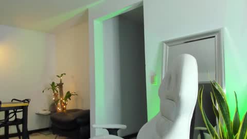 Snapshot of diagostone chatting on February 14, 2025, 4:47 am Diego online show from February 14, 2025, 4:47 am