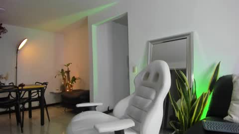 Snapshot of diagostone chatting on February 23, 2025, 1:35 am Diego online show from February 23, 2025, 1:35 am