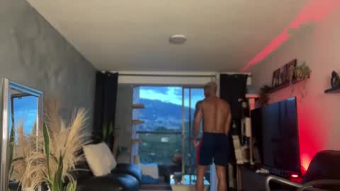 Snapshot of diagostone chatting on September 15, 2025, 11:05 pm Diego online show from September 15, 2025, 11:05 pm