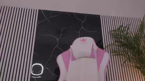 Snapshot of diamond_ava_ chatting on June 27, 2026, 9:03 am Thea online show from June 27, 2026, 9:03 am