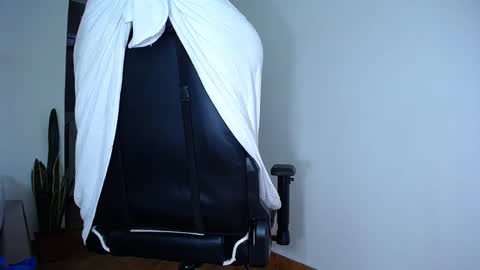 Snapshot of diamond_black00 chatting on January 9, 2025, 10:31 pm MaSSimo online show from January 9, 2025, 10:31 pm