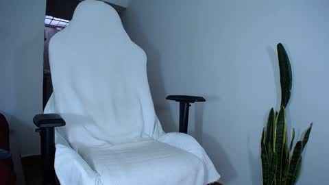 Snapshot of diamond_black00 chatting on January 15, 2025, 9:20 pm MaSSimo online show from January 15, 2025, 9:20 pm