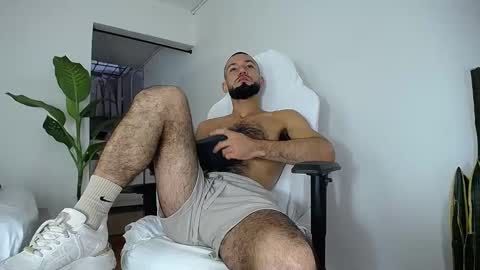 Snapshot of diamond_black00 chatting on October 18, 2025, 10:10 pm MaSSimo online show from October 18, 2025, 10:10 pm