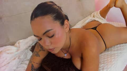 diamond_canela online show from May 1, 2026, 12:26 am