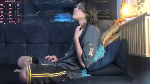 diamond_twink online show from November 26, 2025, 4:02 am