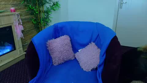 Diamond Milf online show from June 27, 2026, 4:39 am