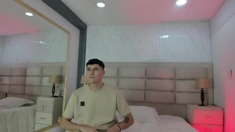 diamondss_1 online show from May 30, 2026, 10:07 pm