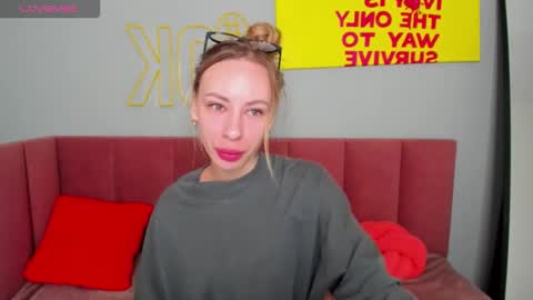 Snapshot of diana_garrett chatting on November 20, 2025, 2:45 am Diana online show from November 20, 2025, 2:45 am